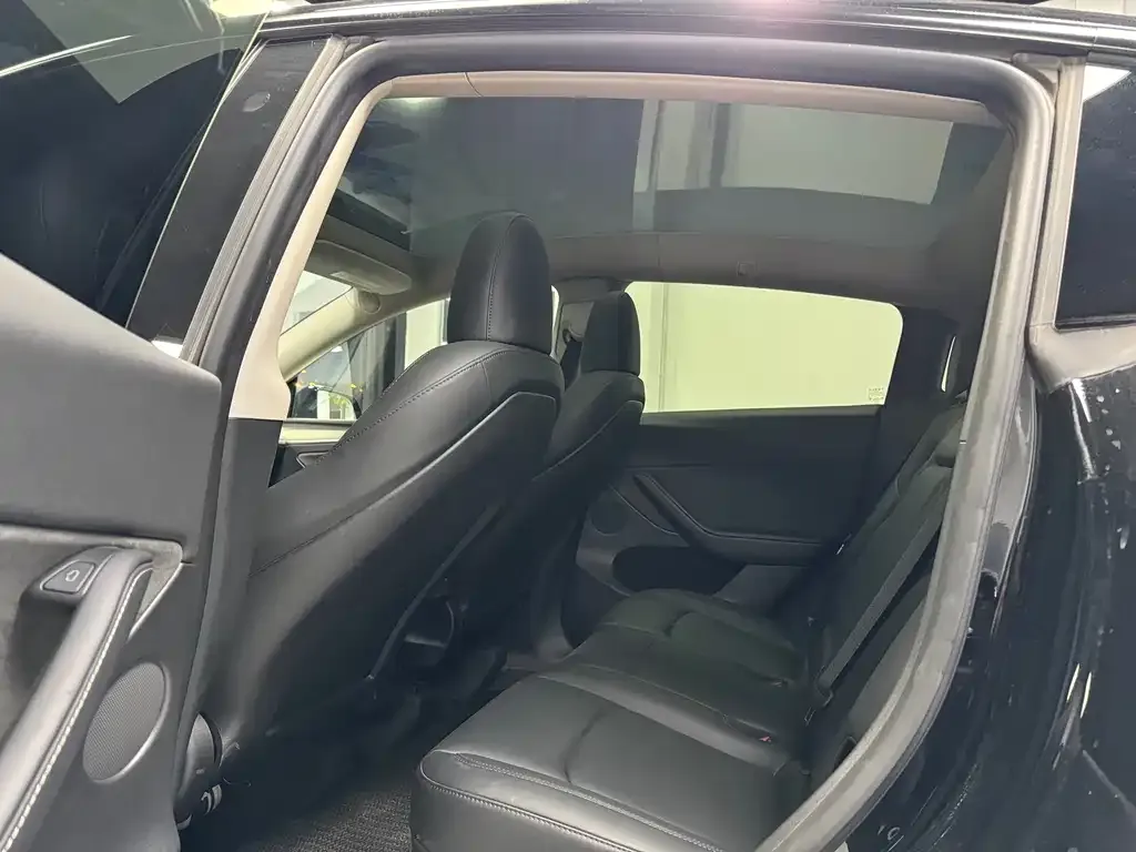 Tesla Model Y 2024 из CN, фото 9