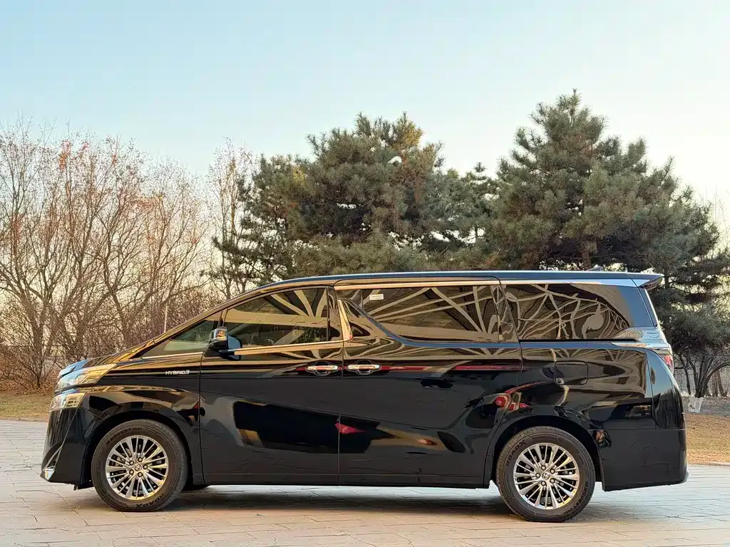 Toyota Vellfire 2021 из CN, фото 2