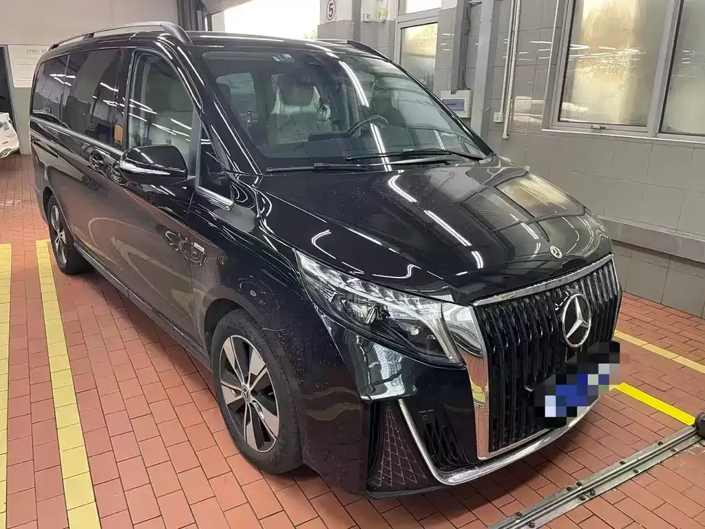 Mercedes-Benz V-Class 2023 из CN, фото 2