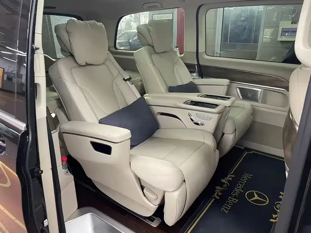 Mercedes-Benz V-Class 2023 из CN, фото 4
