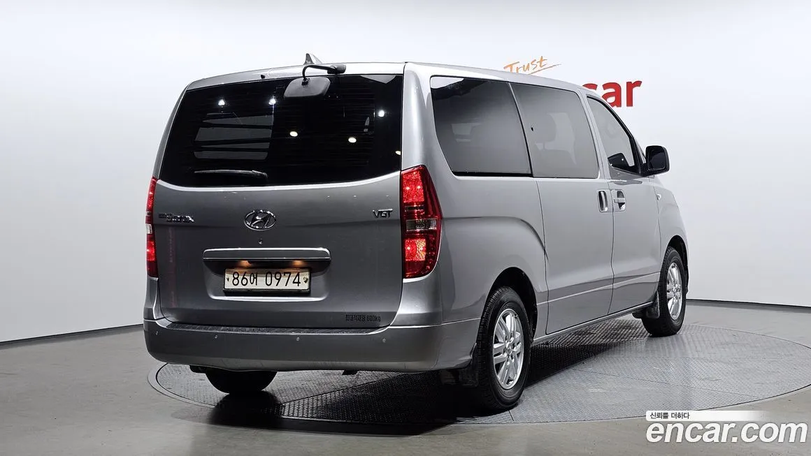 Hyundai Starex — фото 2
