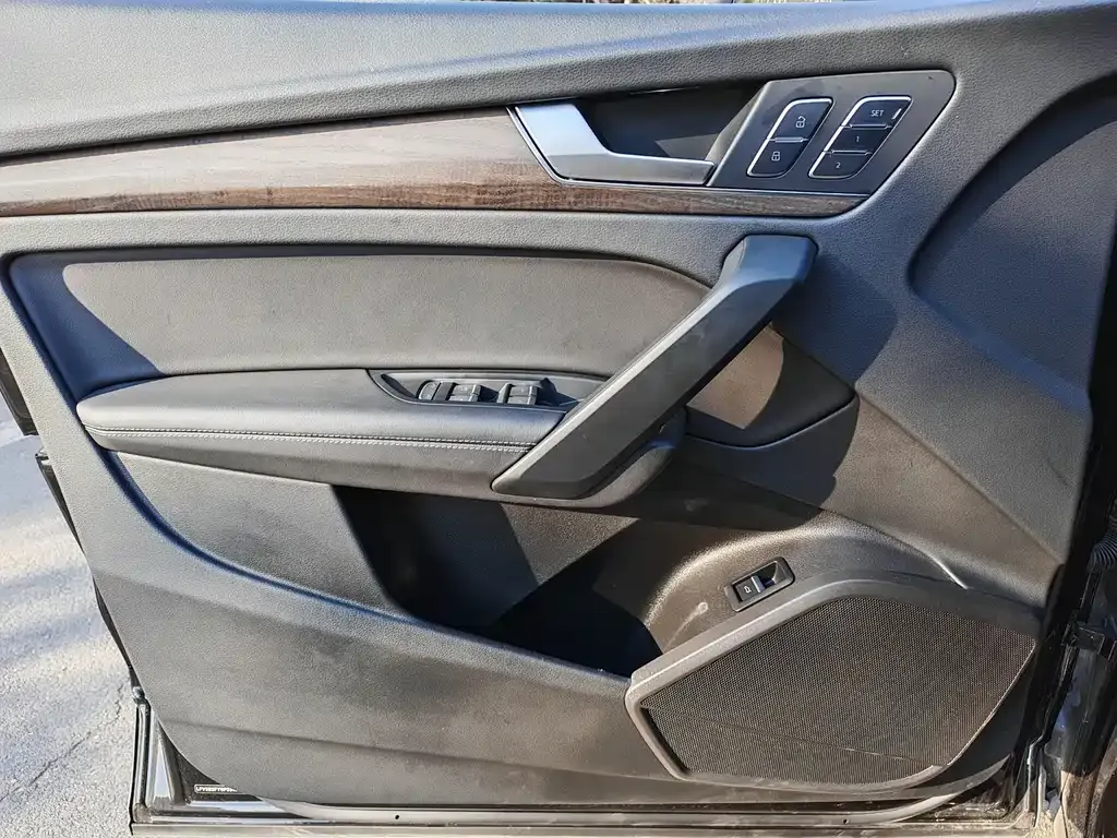 Audi Q5L 2023 из CN, фото 5