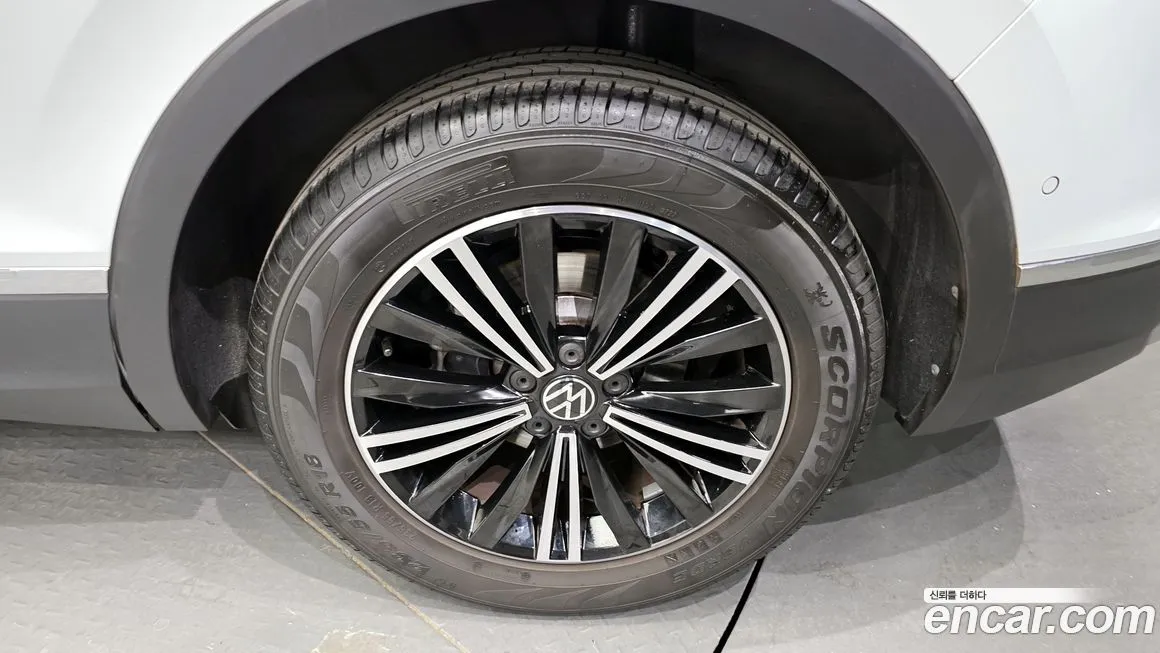 Volkswagen Tiguan — фото 5