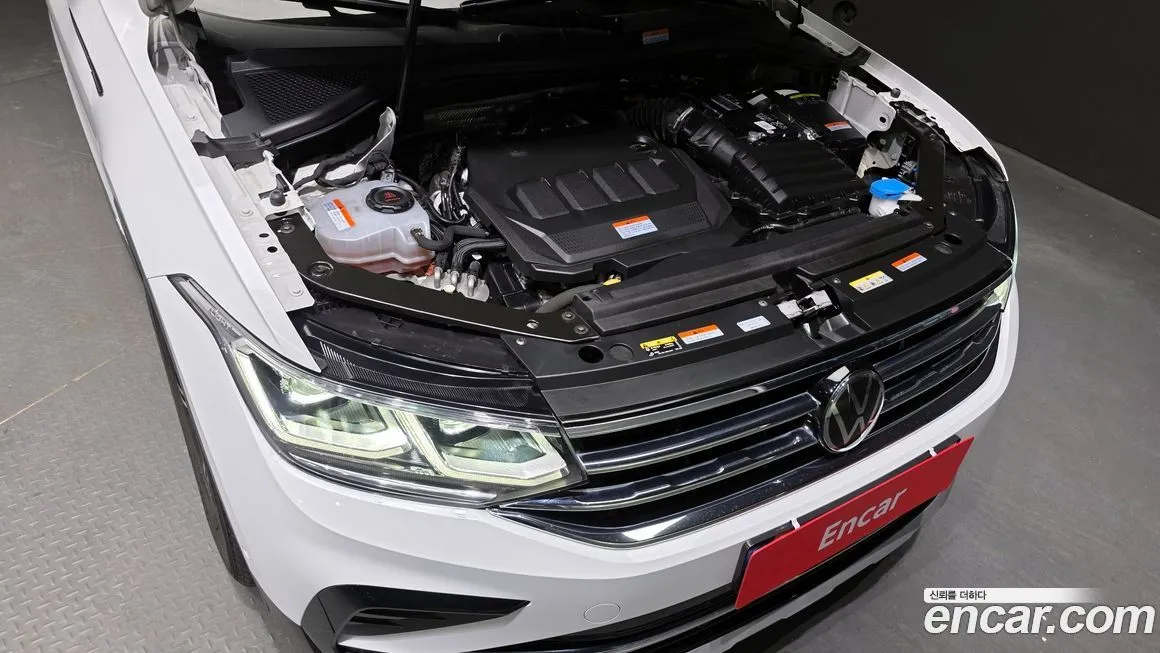 Volkswagen Tiguan — фото 6