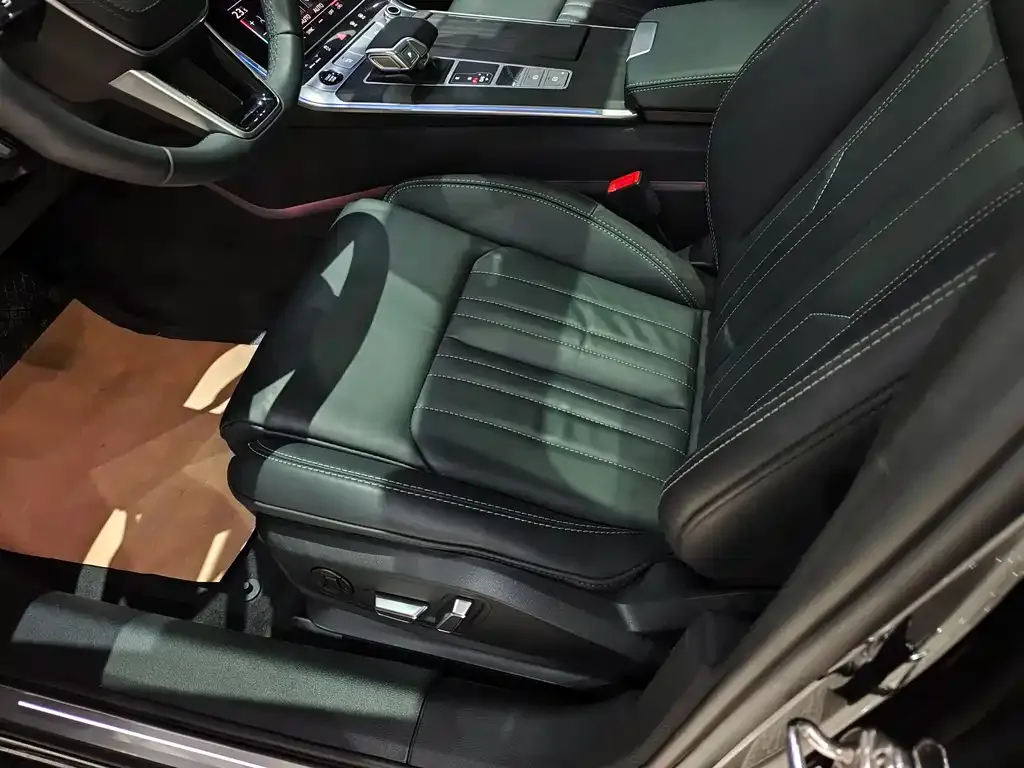 Audi A6L 2023 из CN, фото 6
