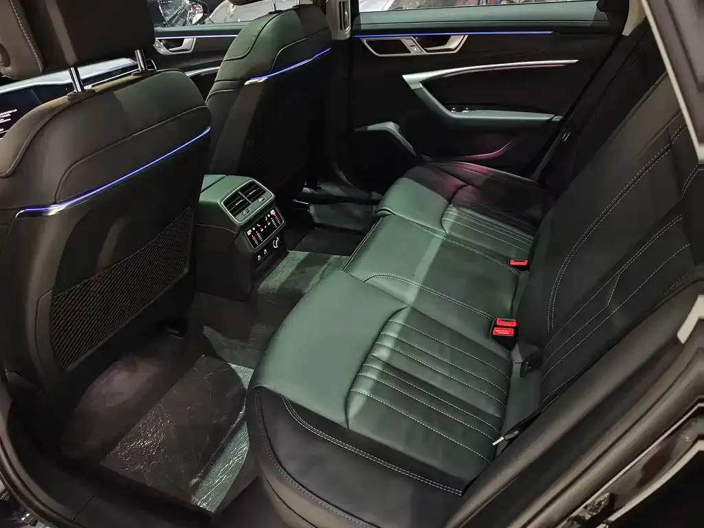 Audi A6L 2023 из CN, фото 7