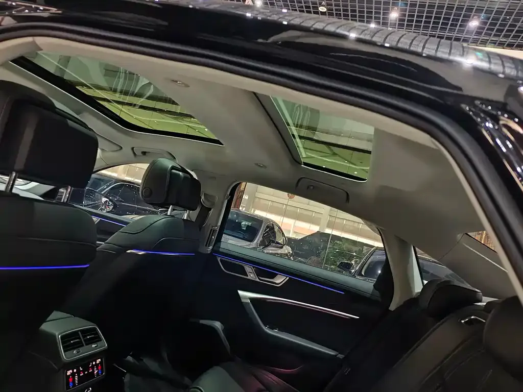 Audi A6L 2023 из CN, фото 8