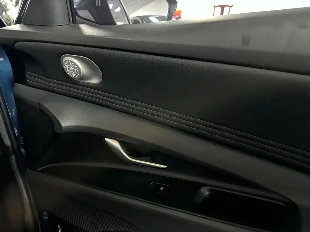 Hyundai Elantra 2022 из CN, фото 10