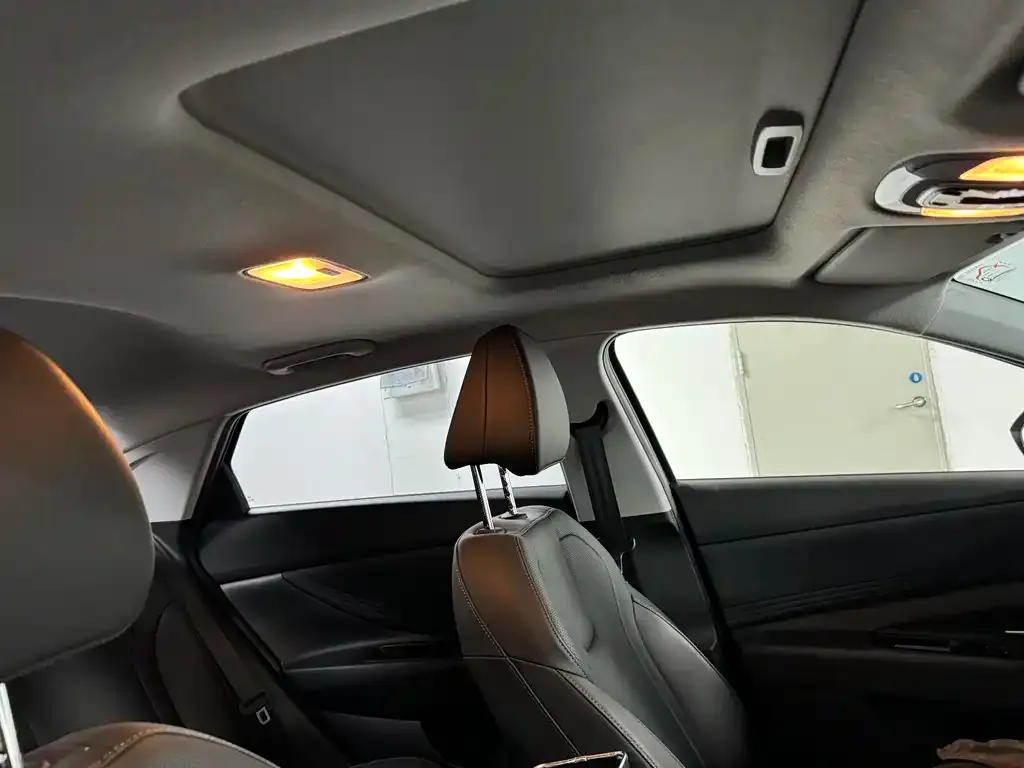 Hyundai Elantra 2022 из CN, фото 8
