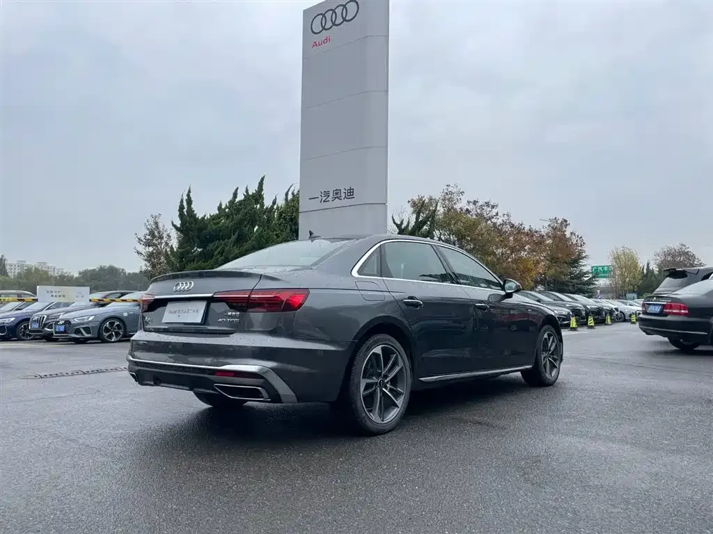 Audi A4L 2023 из CN, фото 5