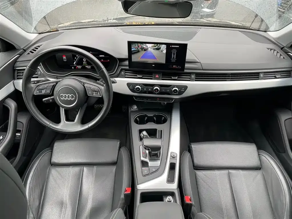 Audi A4L 2023 из CN, фото 9