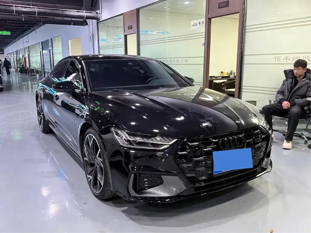 Audi A7L 2024 из CN, фото 3