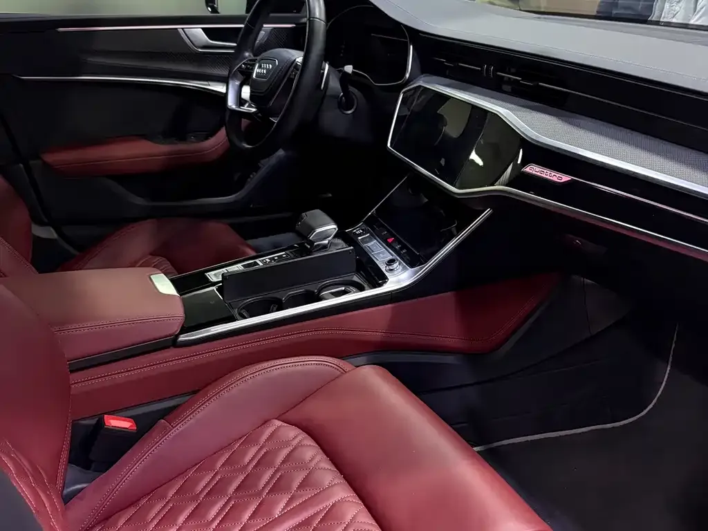 Audi A7L 2024 из CN, фото 5