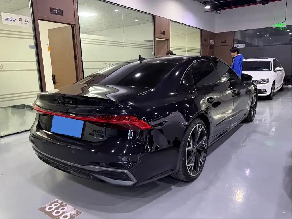 Audi A7L 2024 из CN, фото 8