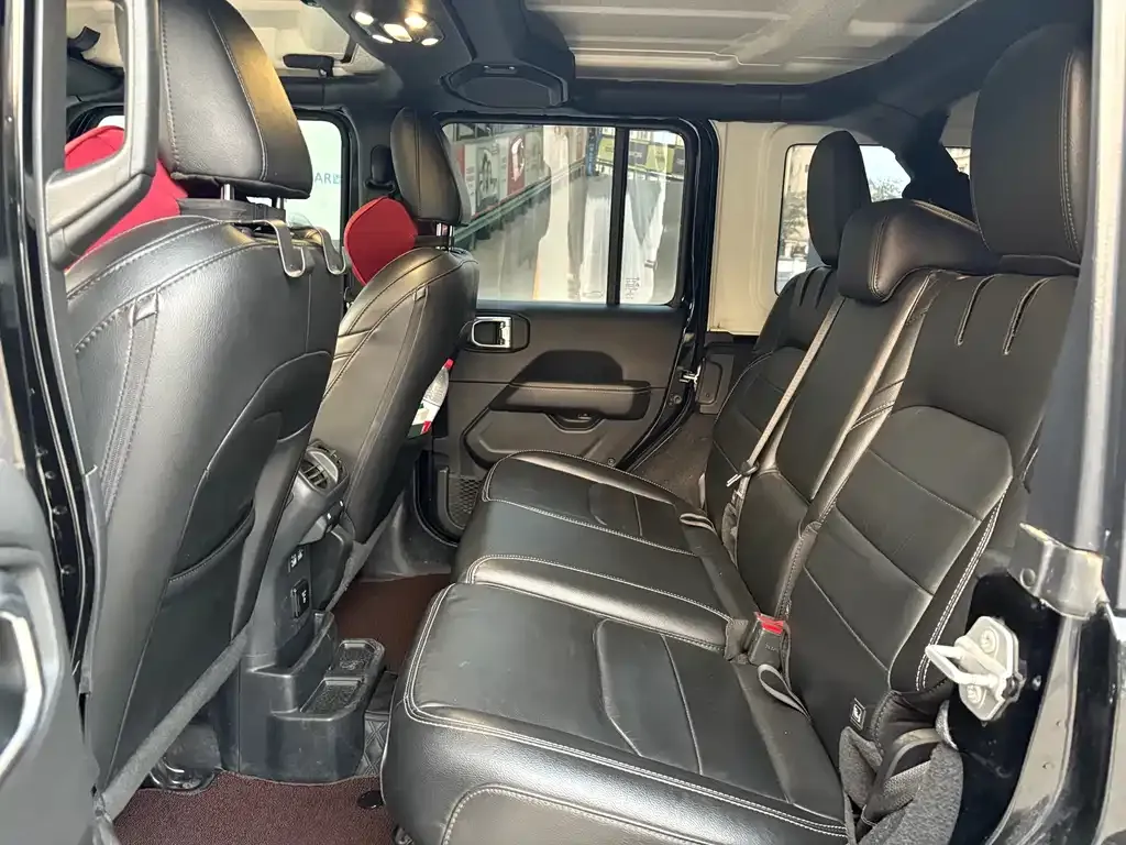 Jeep Wrangler PHEV 2022 из CN, фото 10
