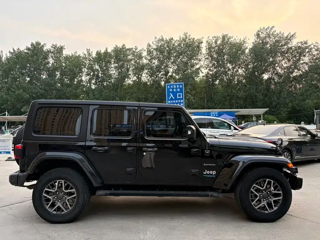 Jeep Wrangler PHEV 2022 из CN, фото 4