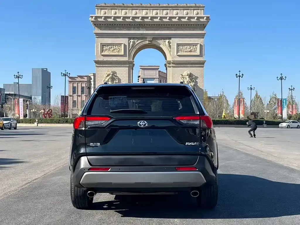 Toyota RAV4 2024 из CN, фото 4
