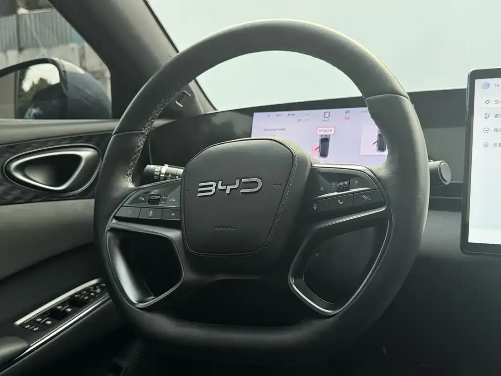 BYD Seal — фото 9