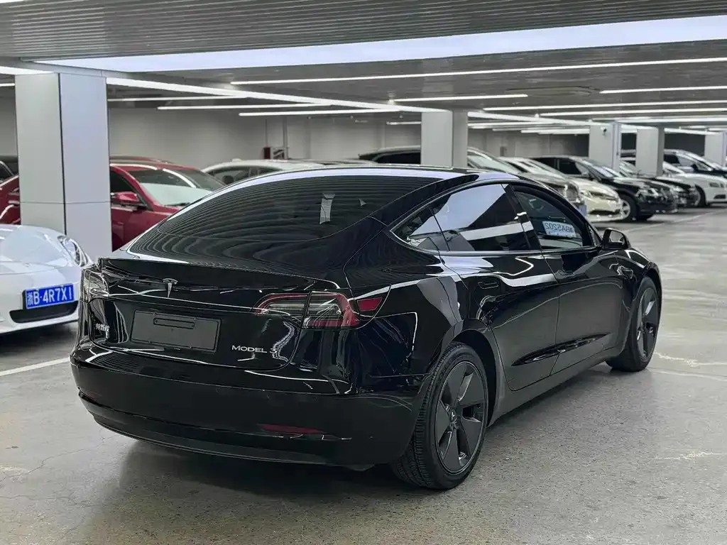 Tesla Model 3 — фото 7