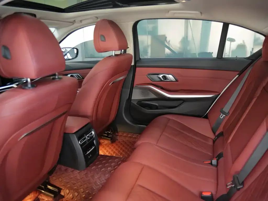 BMW 3 Series 2024 из CN, фото 9