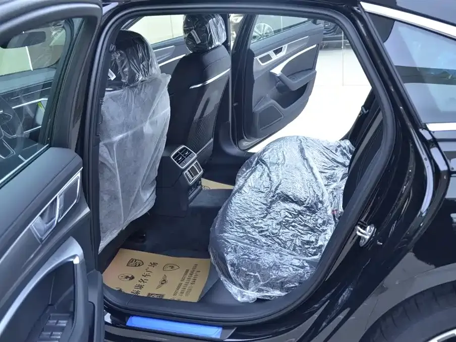 Audi A6L 2025 из CN, фото 5