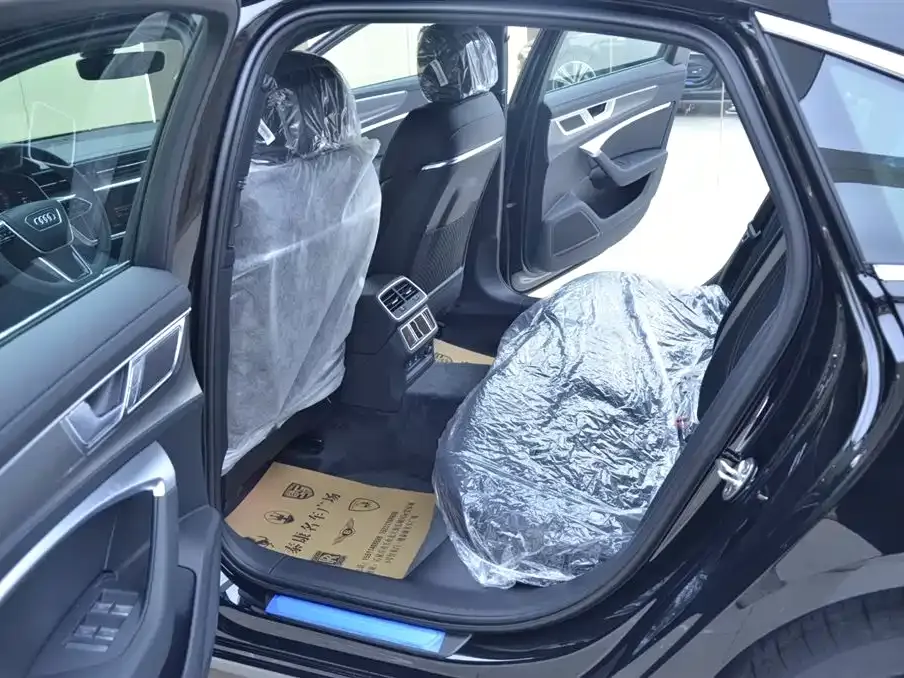 Audi A6L 2025 из CN, фото 7
