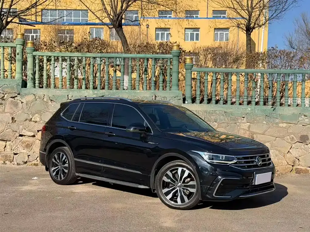 Volkswagen Tiguan L 2021 из CN, фото 3