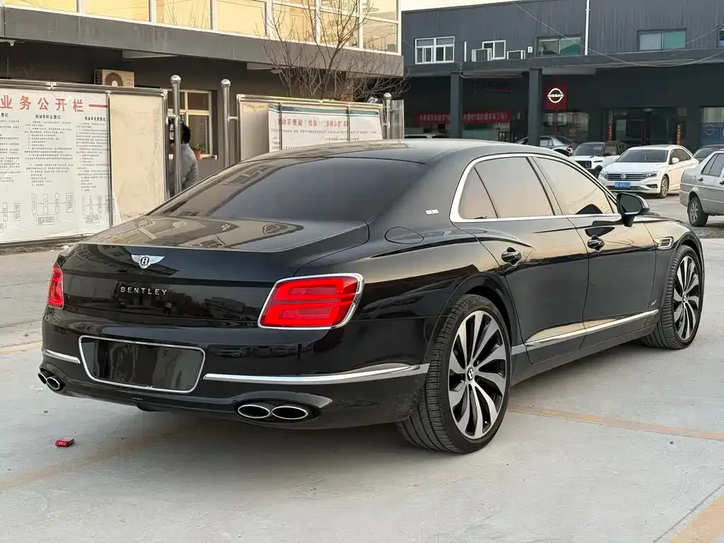 Bentley Flying Spur 2021 из CN, фото 4