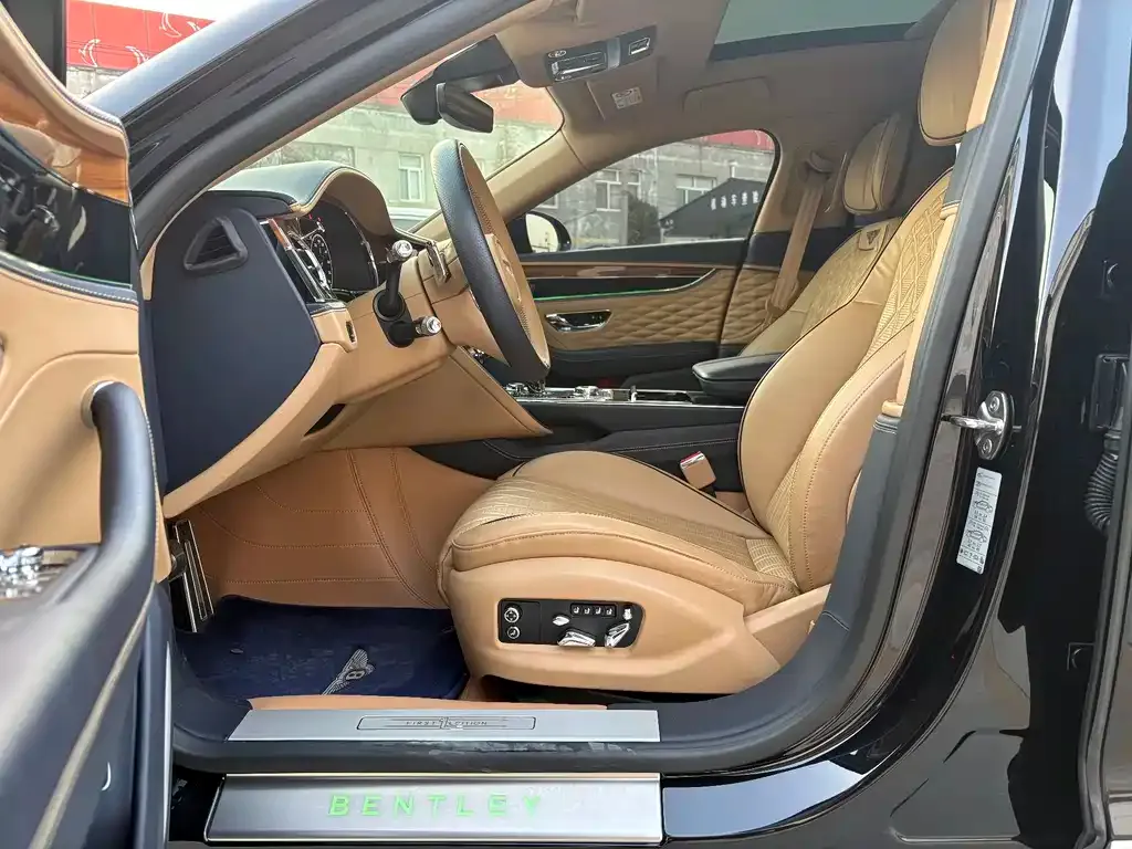Bentley Flying Spur 2021 из CN, фото 6