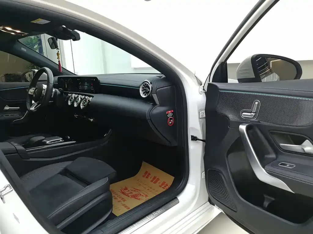 Mercedes-Benz A-Class 2023 из CN, фото 10