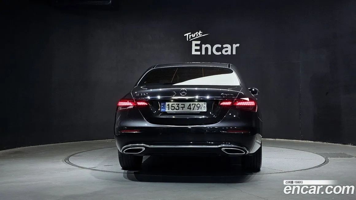 Mercedes-Benz E-Class — фото 4