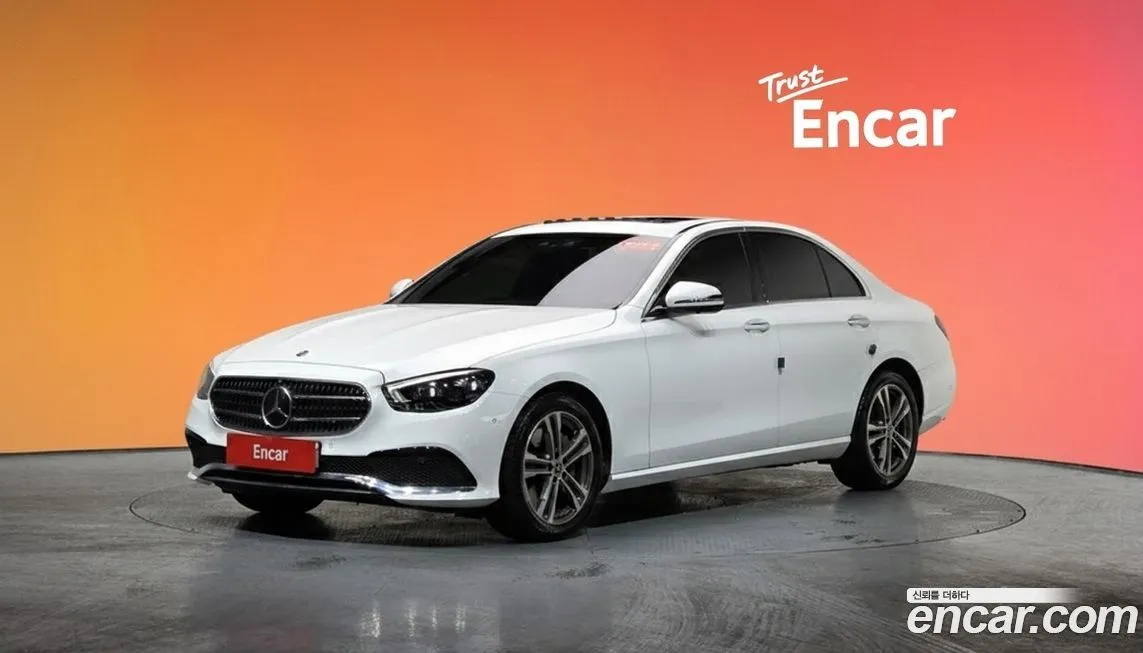 Mercedes-Benz E-Class — фото 1