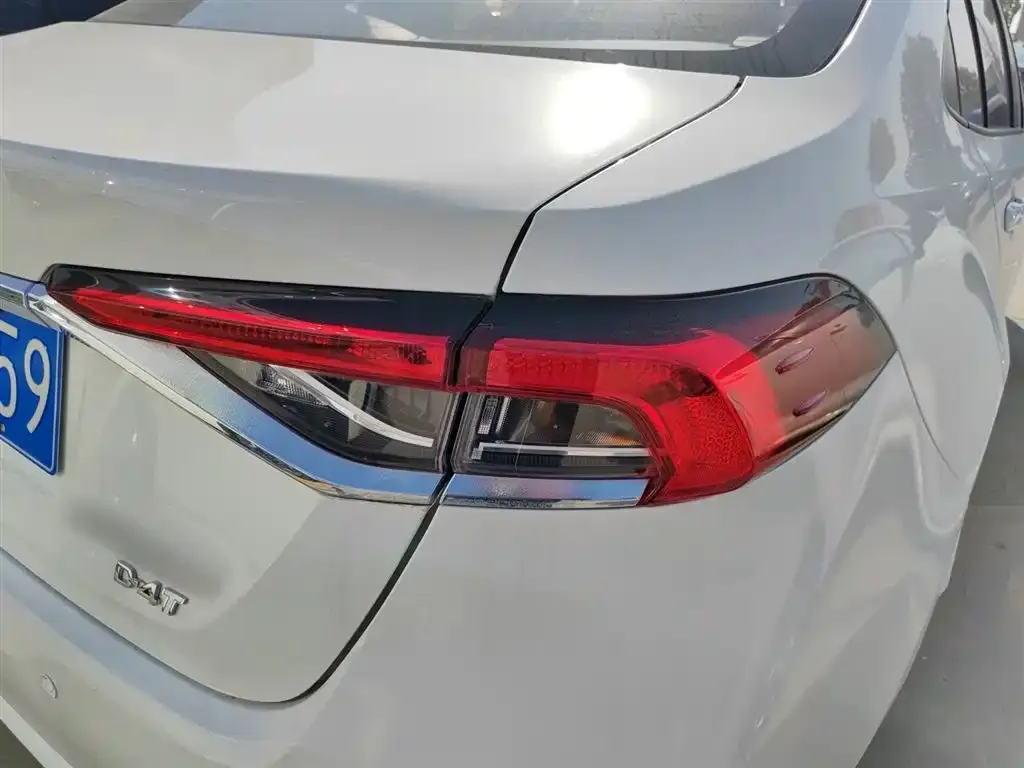 Toyota Corolla — фото 8