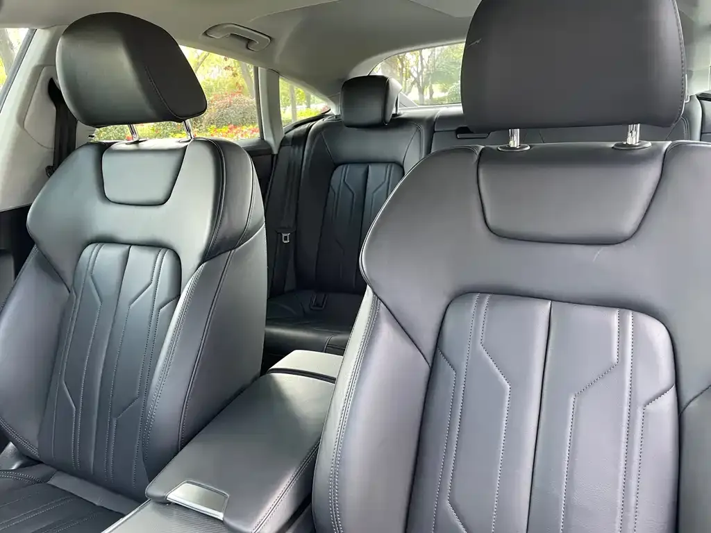 Audi A7 2023 из CN, фото 8