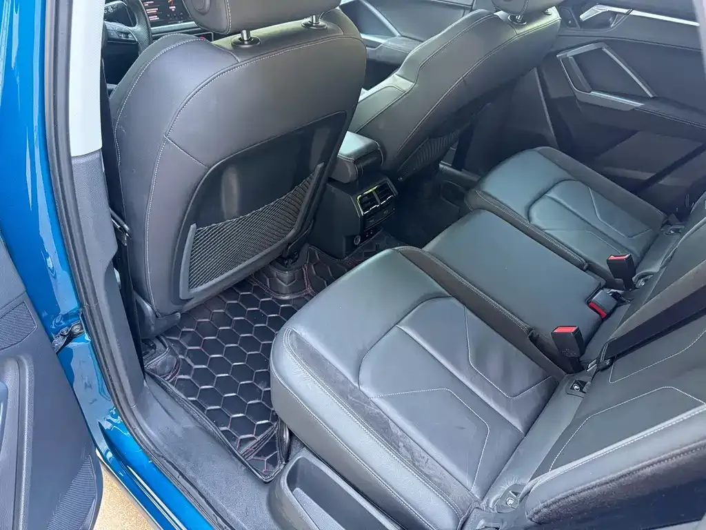 Audi Q3 Sportback 2023 из CN, фото 8
