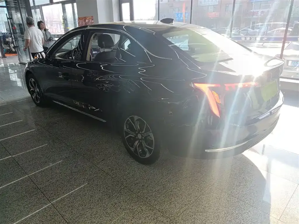 Hongqi E-QM5 2024 из CN, фото 5