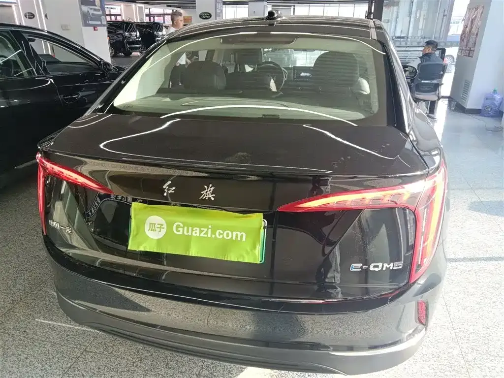 Hongqi E-QM5 2024 из CN, фото 6
