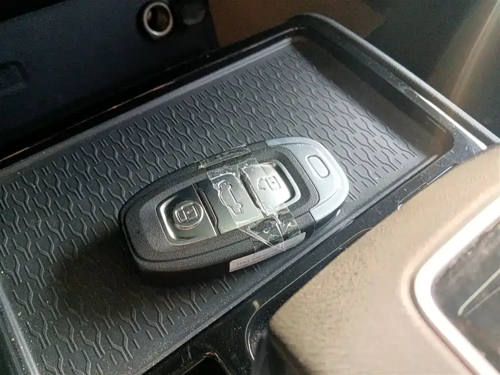 Hongqi E-QM5 2024 из CN, фото 9