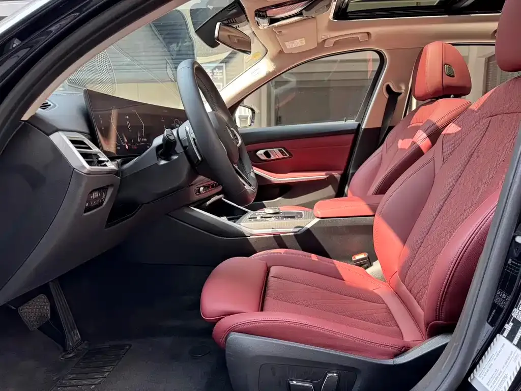 BMW 3 Series 2024 из CN, фото 10