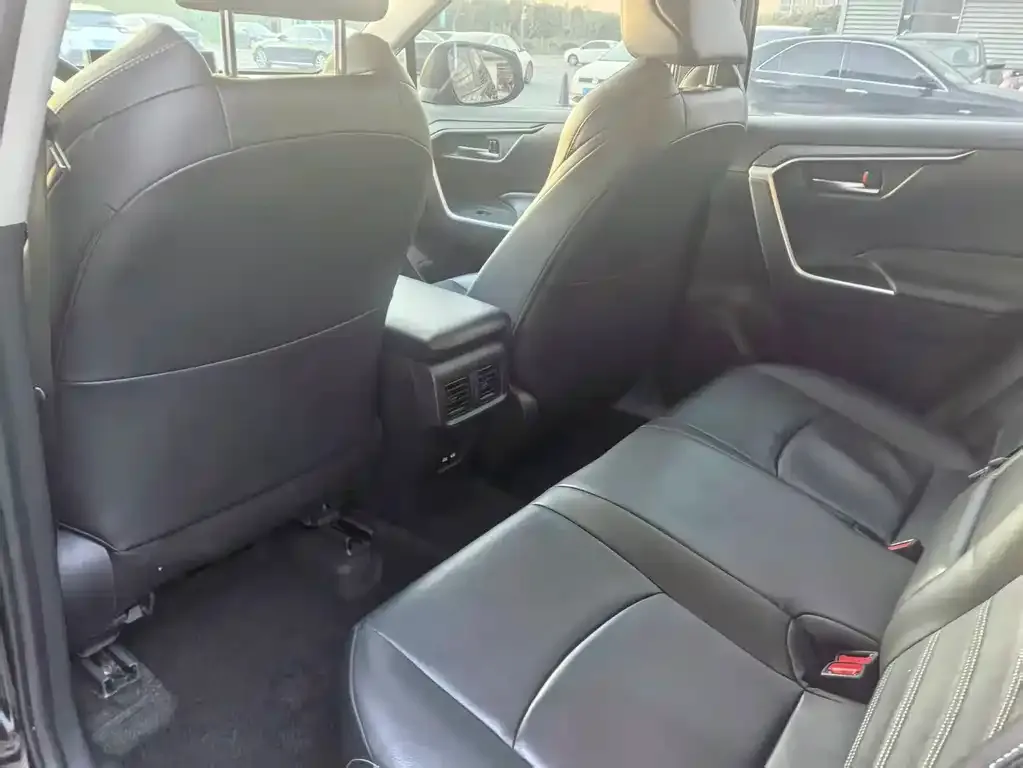 Toyota Wildlander 2021 из CN, фото 7