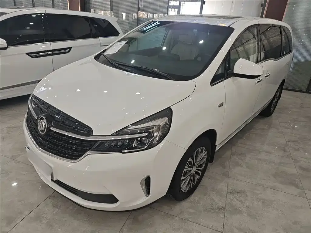 Buick GL8 2023 из CN, фото 2