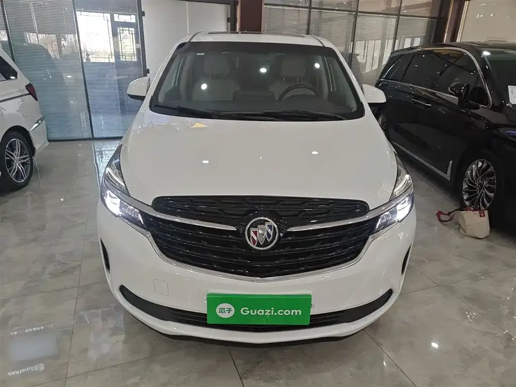 Buick GL8 2023 из CN, фото 3