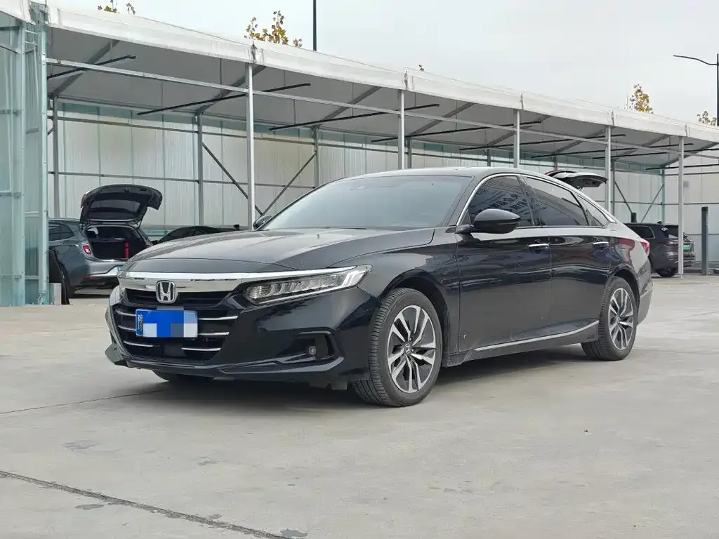 Honda Accord — фото 1