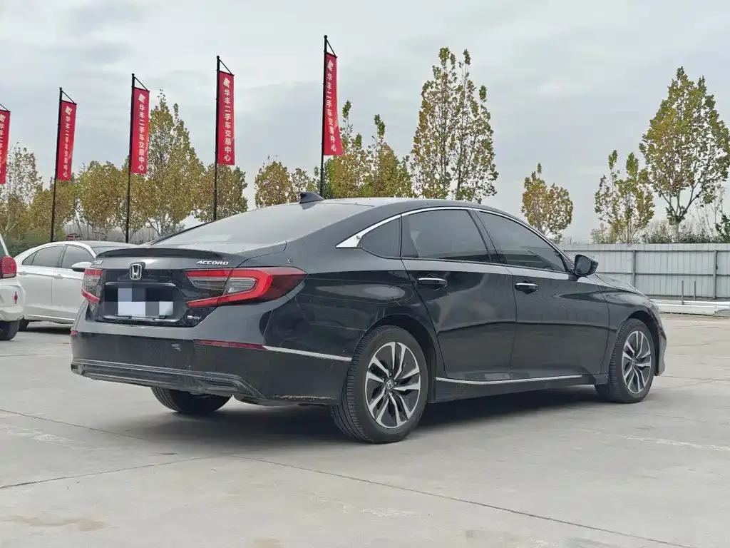 Honda Accord — фото 10