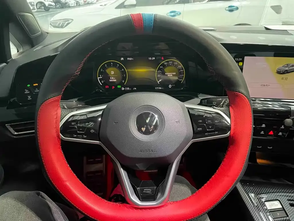 Volkswagen Golf 2023 из CN, фото 8