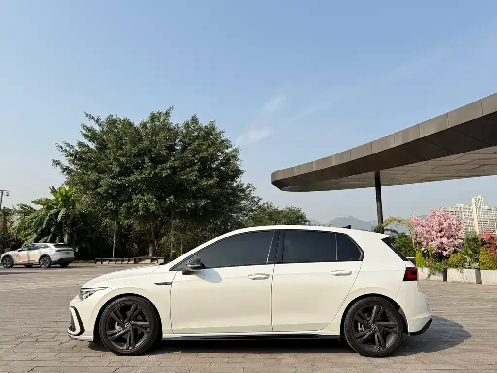 Volkswagen Golf 2022 из CN, фото 3
