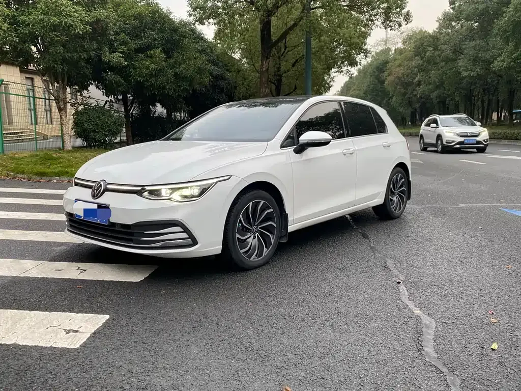 Volkswagen Golf 2022 из CN, фото 1