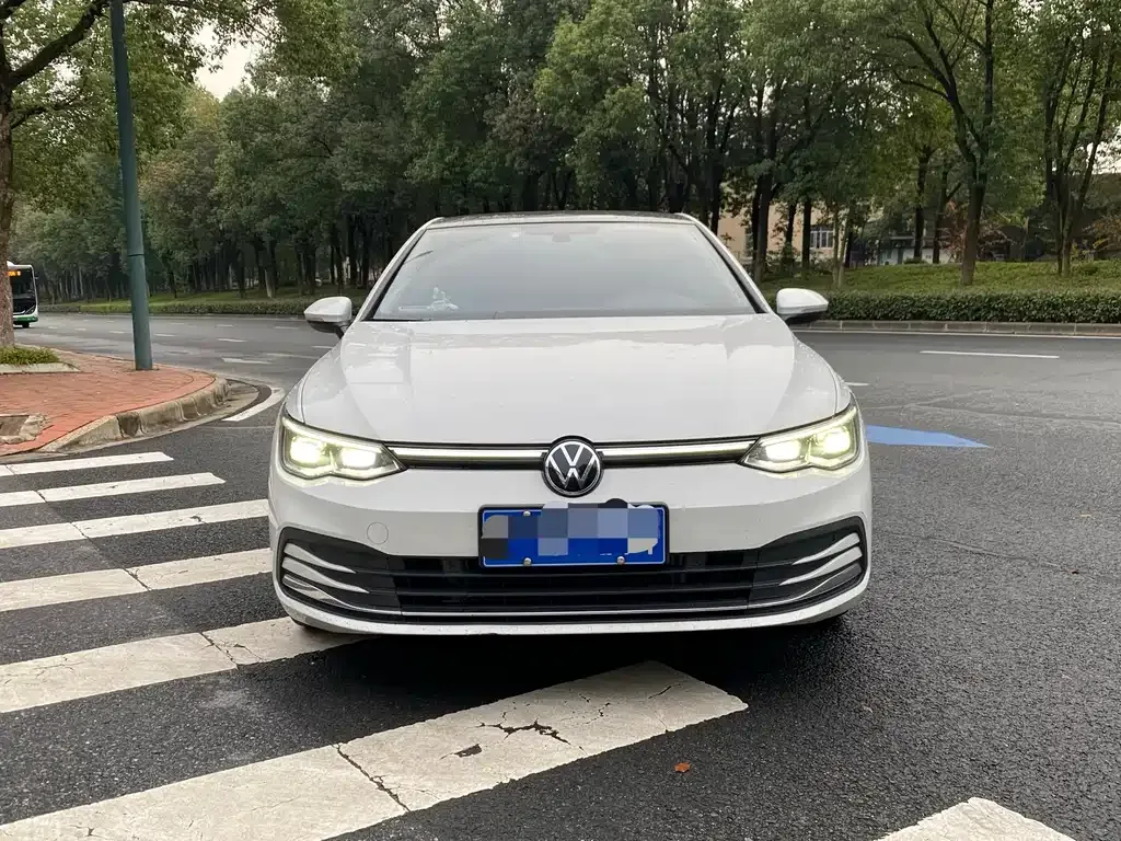 Volkswagen Golf 2022 из CN, фото 2