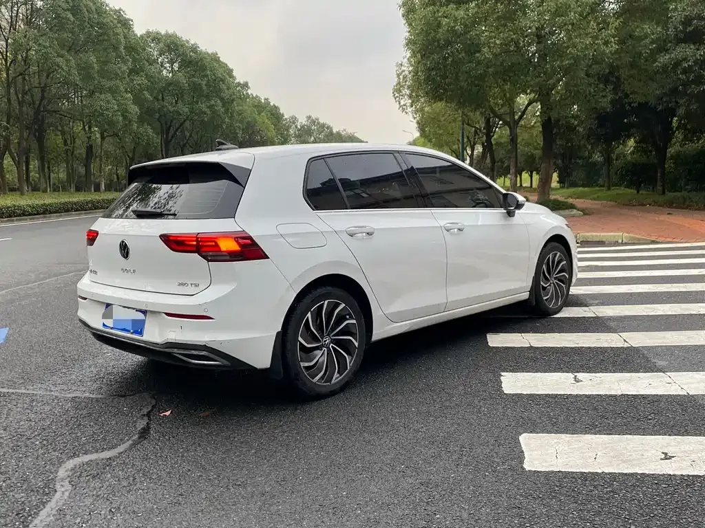 Volkswagen Golf 2022 из CN, фото 7