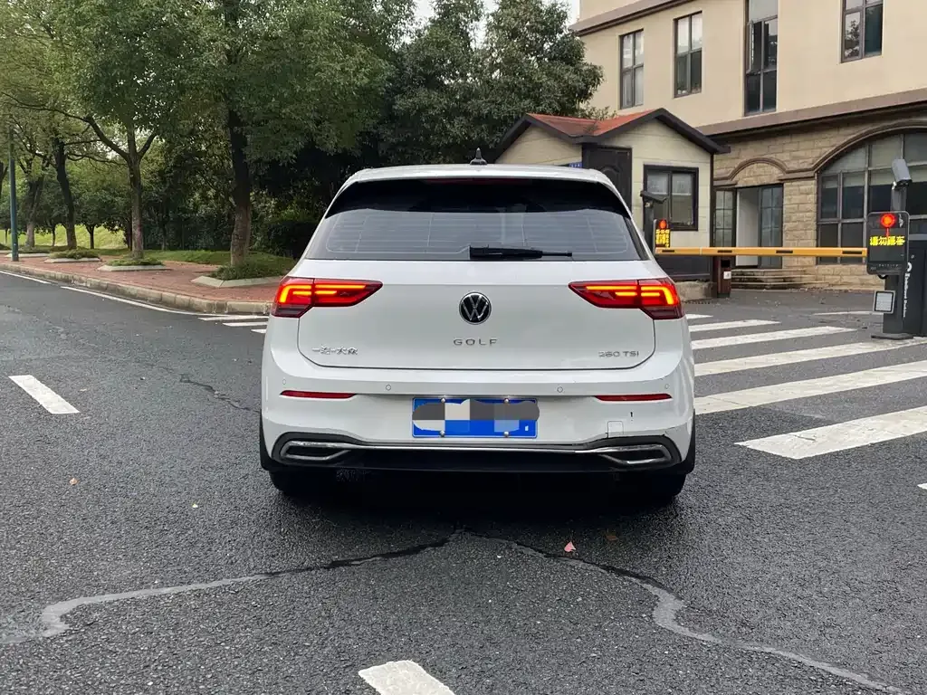 Volkswagen Golf 2022 из CN, фото 8